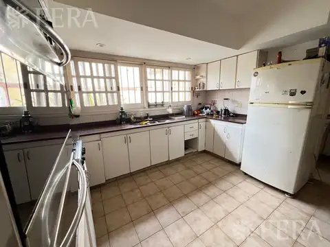 Casa 4 ambientes con 4 baños
