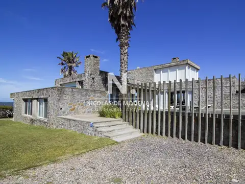 Casa en venta de 5 dormitorios en Club del Mar, José Ignacio.