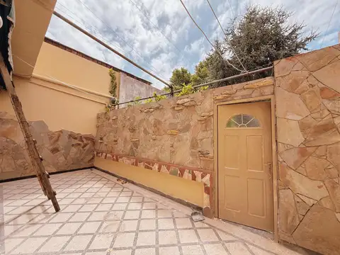 Casa en Alquiler en Echesortu, $ 1.100.000