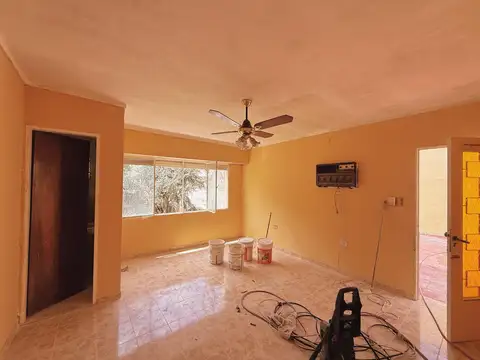 Casa en Alquiler con 1 cochera