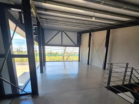 Local comercial en venta sobre Arturo Illia 212, Funes | 189 m² aprox. | Alta visibilidad
