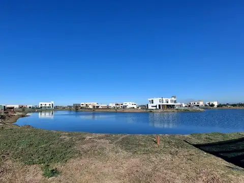 VENTA LOTE MAGALLANES FRENTE A LA LAGUNA 1300 MTS