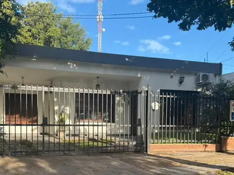 Venta Casa 5 Ambientes  Merlo