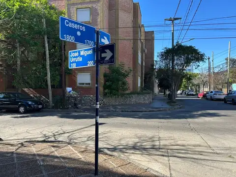 Caseros 1700