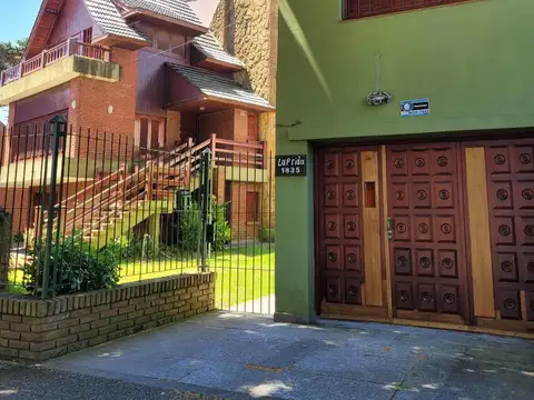 Casa 7 ambientes con 4 baños