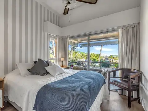 Departamento en Venta en Playa Mansa, USD 275.000