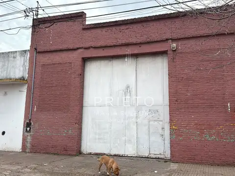 Galpón, local y departamento en venta en Lujan