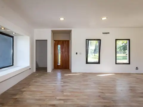 Casa 4 ambientes con 3 baños