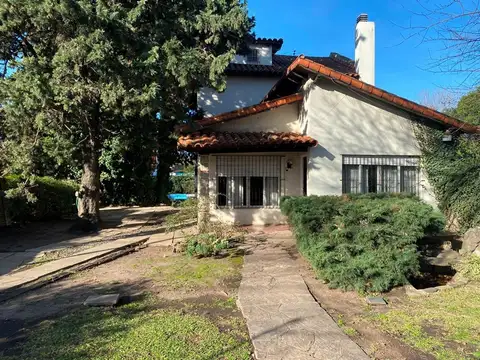 CASA EN VENTA :: 4 AMBIENTES :: ITUZAINGO NORTE :: 504M2