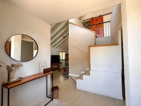 Casa 8 ambientes con 3 baños