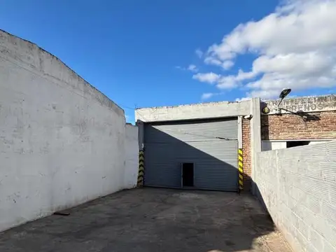 Galpon en Alquiler en Luis Guillon, $ 850.000