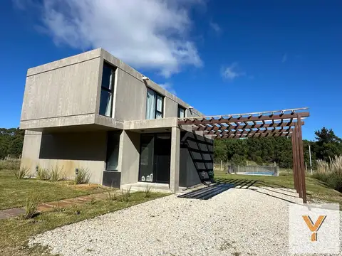 Casa en venta - 3 Dormitorios 3 Baños - Pinamar