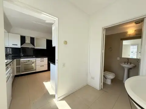 Departamento 5 ambientes con 4 baños