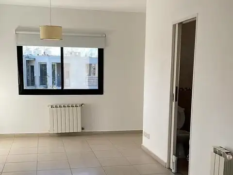 Av Bartolome Mitre 700