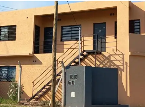 Departamento dos ambientes con patio en alquiler