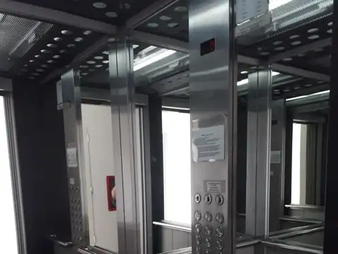 Nicolás Avellaneda 400, Piso 8