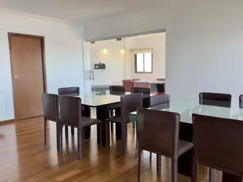 Departamento 7 ambientes con 4 baños