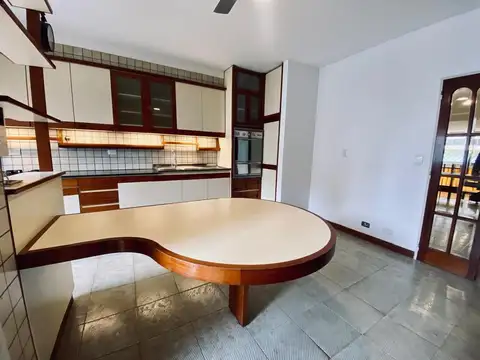Depto Tipo Casa en Alquiler con 2 cocheras