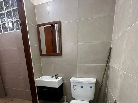 Local en Alquiler en Parque Chas, $ 900.000