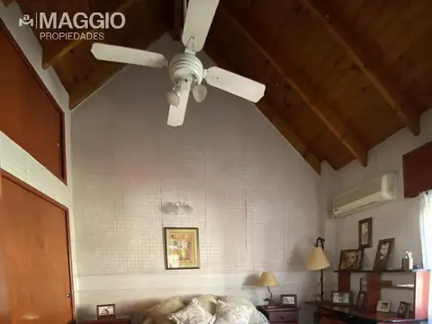 Depto Tipo Casa 3 ambientes con 2 baños