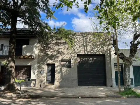 *PROPIEDAD IDEAL CONSTRUCTOR  *LOTE DE 8,66 X 30 CON GALPON
