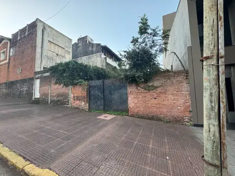 VENTA | CASA + TERRENO EN ZONA COSTANERA – POSADAS