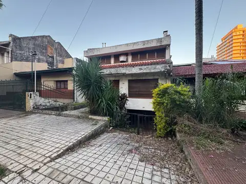 VENTA | CASA   TERRENO EN ZONA COSTANERA – POSADAS