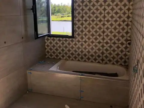 Casa 6 ambientes con 3 baños