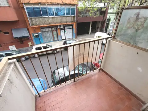1Amb.Frente Balcón Muy Luminoso-Proximidades "Subt" Avdas-Hospital Italiano-ideal:hasta1-2 Personas