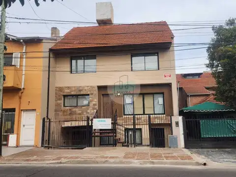 Casa Chalet  en Venta en Olivos, Vicente López, G.B.A. Zona Norte