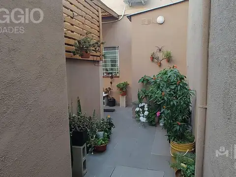 Depto Tipo Casa en Venta en Haedo Sur, USD 85.000