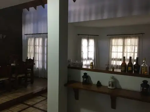 Casa 5 ambientes con 3 baños