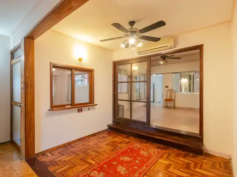 Casa 8 ambientes con 3 baños