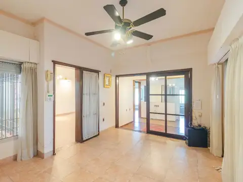 Casa en Venta con 4 cocheras