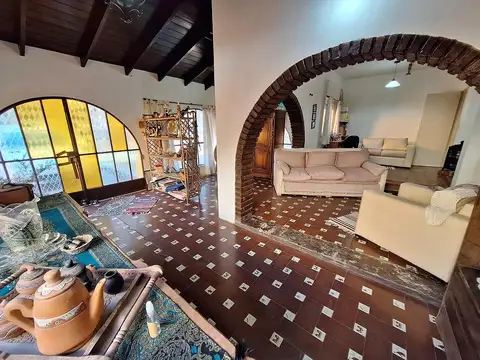 Casa 7 ambientes con 3 baños