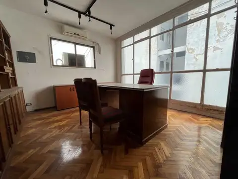 VENTA OFICINA EN MICROCENTRO