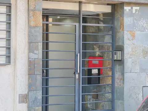 ALQUILER MONOAMBIENTE CON JARDIN PARQUE PATRICIOS