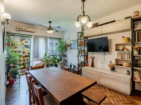 VENTA. DEPARTAMENTO TRES AMBIENTES CON BALCÓN Y LAVADERO: BELGRANO