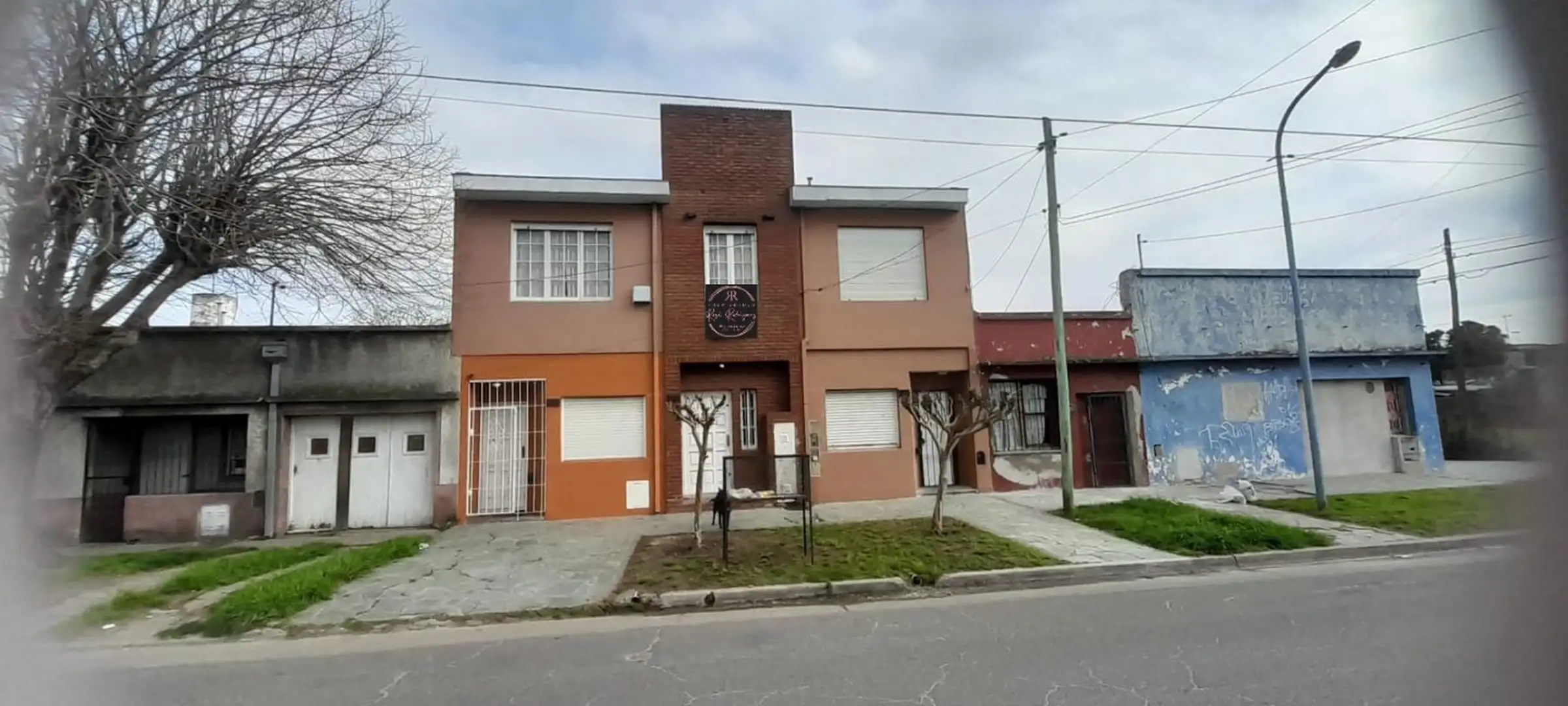 PH independiente 3 amb, 80m² en planta alta con patio — Coronel Dorrego