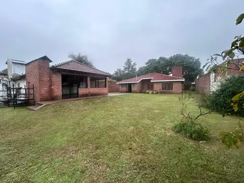 Casa 5 ambientes con 3 baños