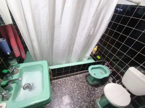 VENTA CASA 3 AMB CON PARQUE QUILMES