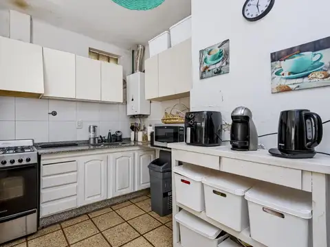 Casa 6 ambientes con 2 baños