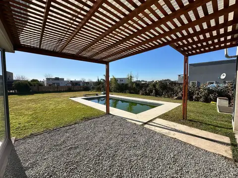 HERMOSA CASA EN VENTA EN BARRIO SAN SEBASTIAN - ESCOBAR