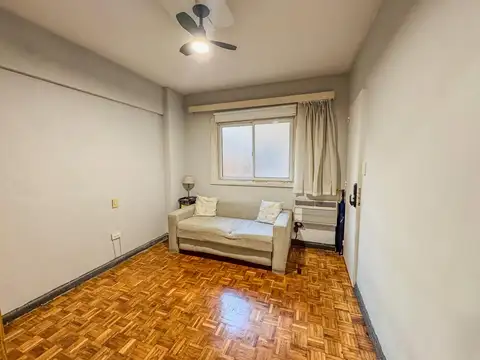 Venta Oficina de 33 m2 con 2 despachos en Retiro