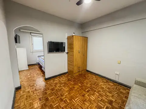 Marcelo Torcuato De Alvear 900