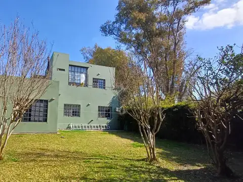 CASA CON PILETA EN LA BOTA, TIGRE.