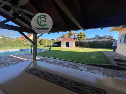 Casa en Venta con 5 cocheras
