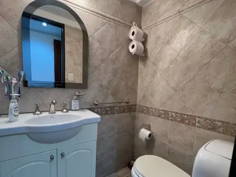 Casa 6 ambientes con 3 baños