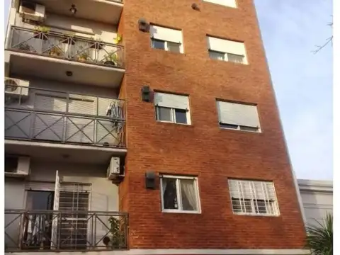 Departamento( Monoambiente) con cochera  en venta,  Quilmes