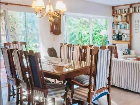 Casa 5 ambientes con 3 baños